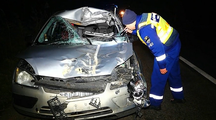Totálkárosra tört a 63 éves férfi autója / Fotó: TV2