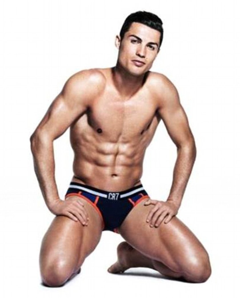 Cristiano Ronaldo w samych majtkach