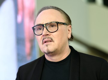 "Hteo sam da je zaposlim, sve sam sam obavljao" Knez se razveo jer žena nije htela da mu kuva, danas se besprekorno slaže sa ovom PLAVUŠOM (FOTO)