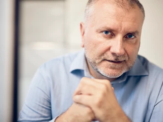 Wojciech Pysiewicz, współzałożyciel prywatnego funduszu WP2 Investments. W ciągu ponad dwóch lat zainwestował wraz z zespołem w portfel 35 spółek z branż: fintech, green energy oraz digital/impact investing. Przez pięć lat przed założeniem WP2 był członkiem zarządu odpowiedzialnym za biznes Grupy Santander w Belgii i Holandii.