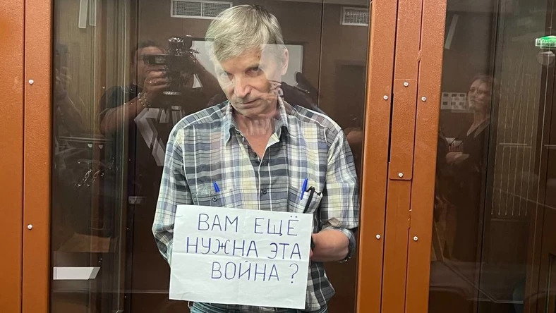 Aleksiej Gorinow podczas rozprawy w sądzie w Moskwie, 8 lipca 2022 r.