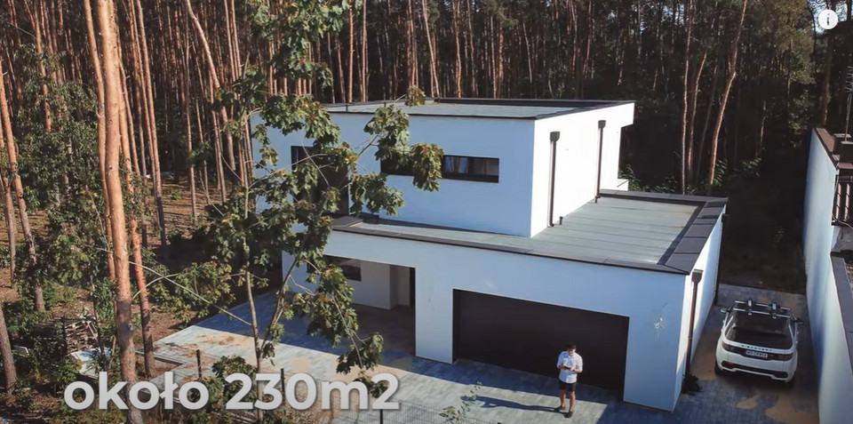 Jan Dąbrowski i Sylwia Przybysz kupili dom. Ich willa ma 230 m2