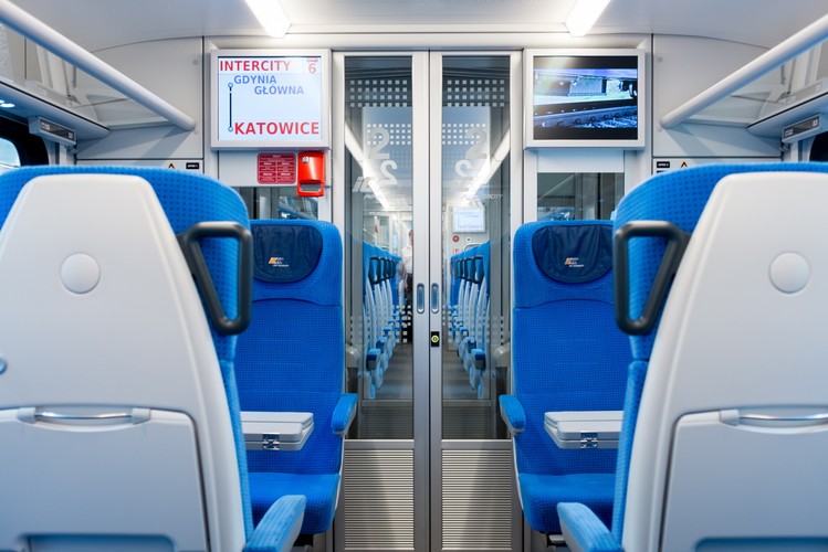 Pociąg Flirt 3 - Przedział pasażerski  - <br><br>(zuz) PAP/Andrzej Grygiel