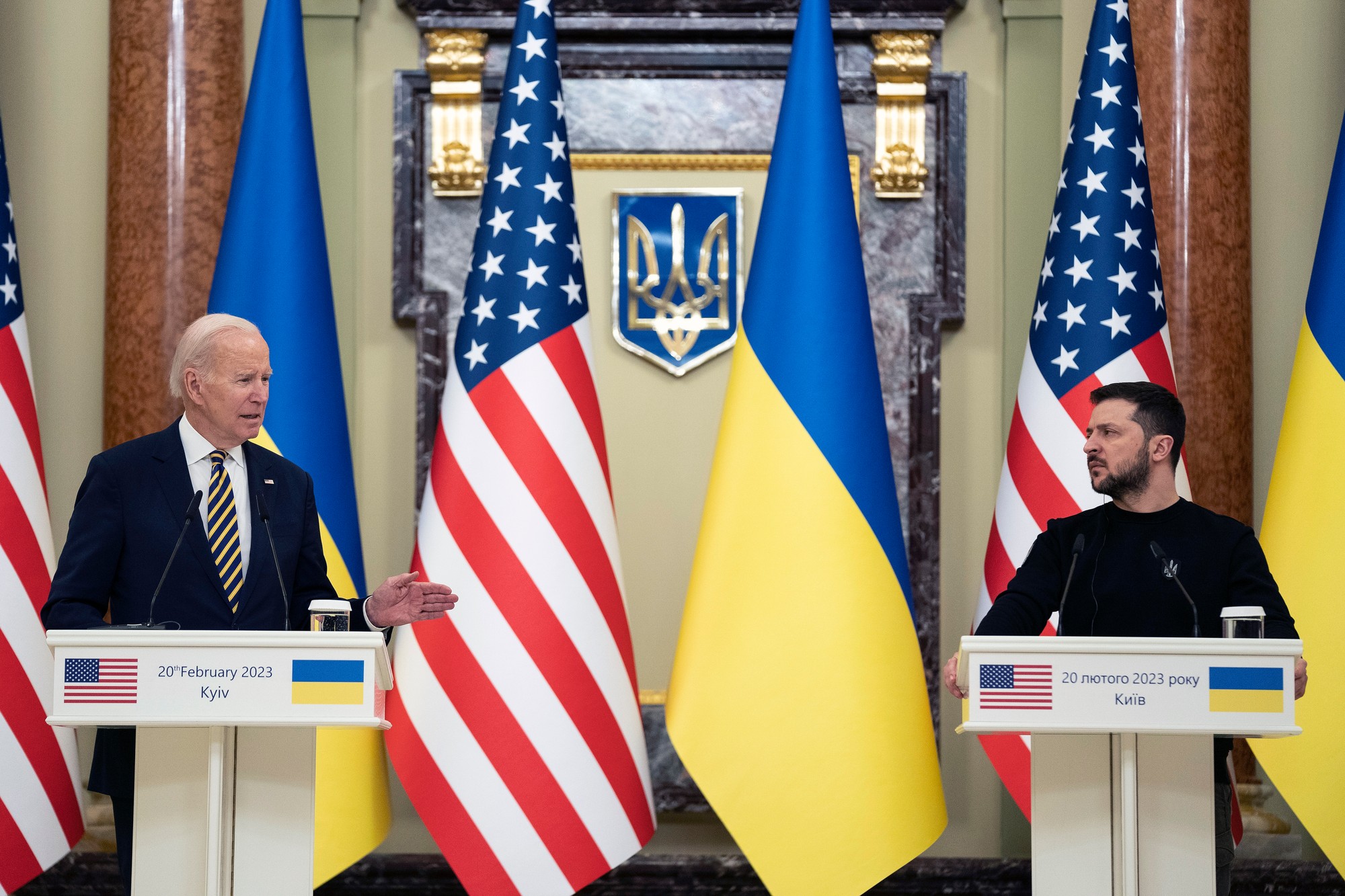 Americký prezident Joe Biden a ukrajinský prezident Volodymyr Zelenský v Kyjeve. 