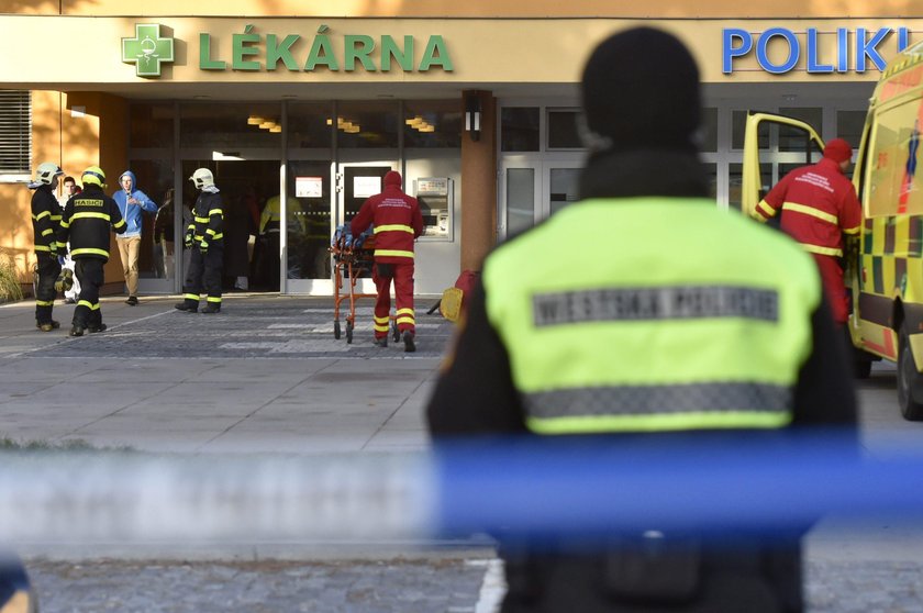 Zabijał pacjentów z zimną krwią, a potem pojechał do matki. Kim był napastnik ze szpitala w Ostrawie?