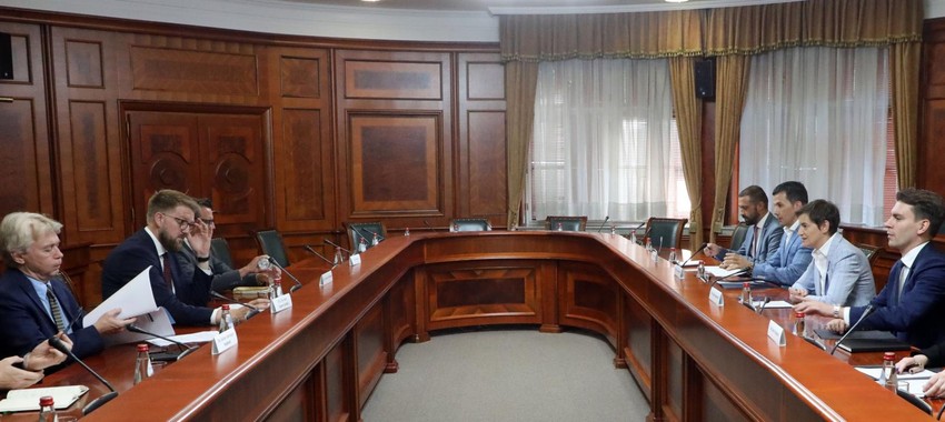 Premijerka upoznala sagovornika sa problemima sa kojima se Srbi na KiM suočavaju