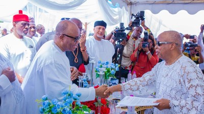 Senate President, Godswill Akpabio represented President Bola Tinubu at the burial ceremony of Senator Ken Nnamani's wife. [Facebook:GodswillObotAkpabio]