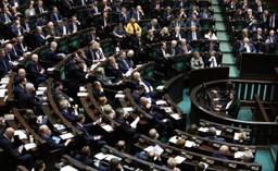 Posłowie KO tłumaczą się z nieobecności na głosowaniu w sprawie ustawy sądowej