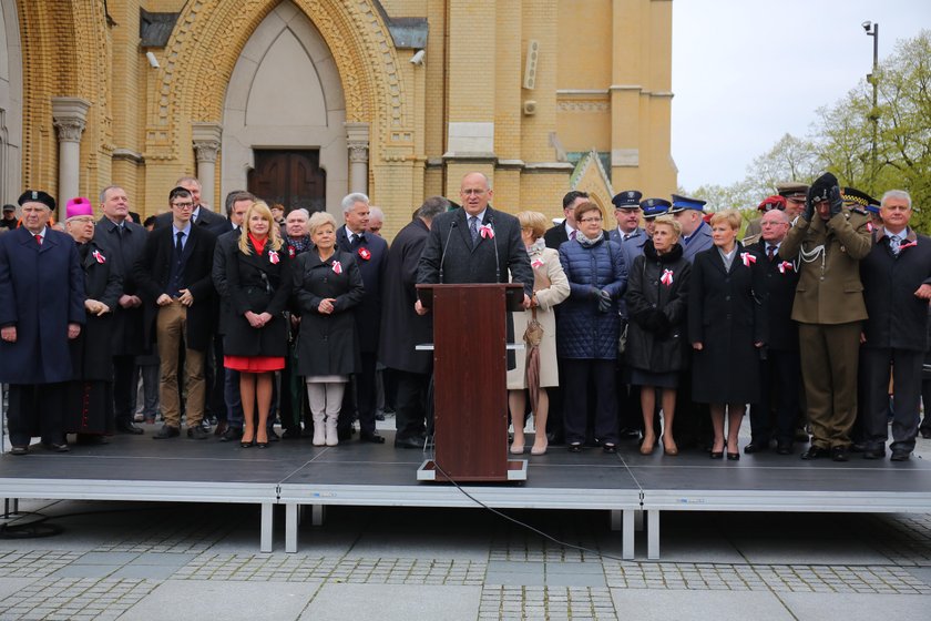 Obchody święta Konstytucji 3 Maja i Święta Najświętszej Maryi Panny Królowej Polski w Łodzi odbyły się w Archikatedrze Łódzkiej i przed Grobem Nieznanego Żołnierza