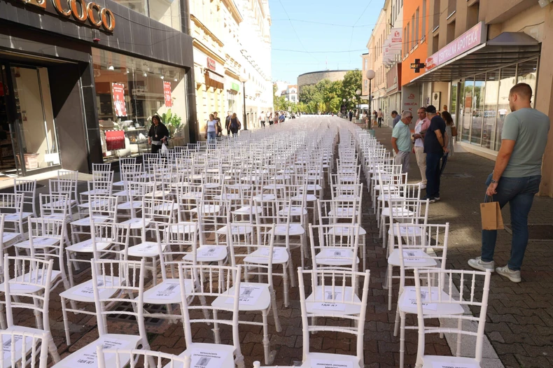 Dan nestalih i poginulih - bijele stolice 02