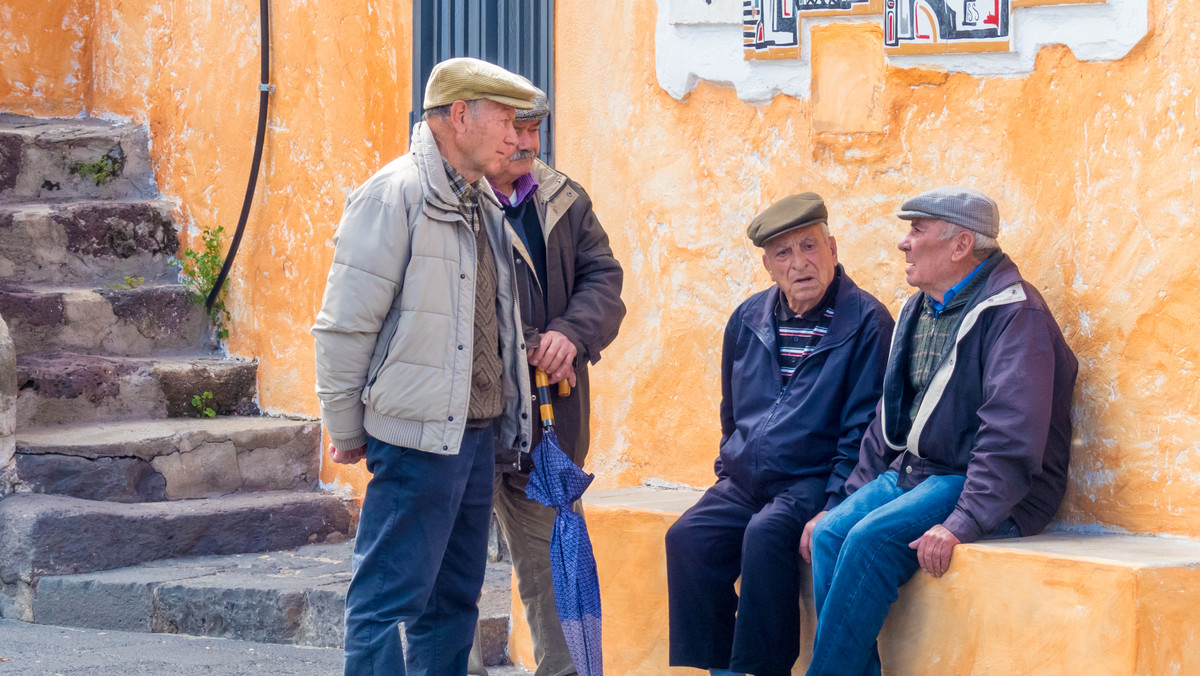 Miejscowość Fluminimaggiore na Sardynii będzie pierwszą we Włoszech przeznaczoną niemal w całości dla osób powyżej 65 lat. Z inicjatywy burmistrza powstaje tam wielkie osiedle z całodobową opieką medyczną i personelem, którego zadaniem będzie troska o dobre samopoczucie mieszkańców.