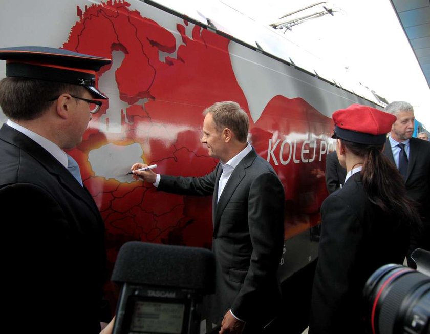 Premier z wizyta na dworcu Warszawa Stadion