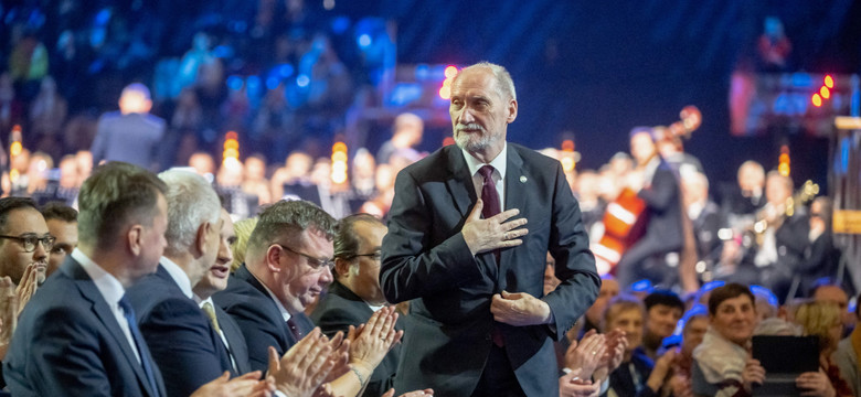 "Macierewicz nie chciał wskazać Rosji. Dlatego ta poprawka"