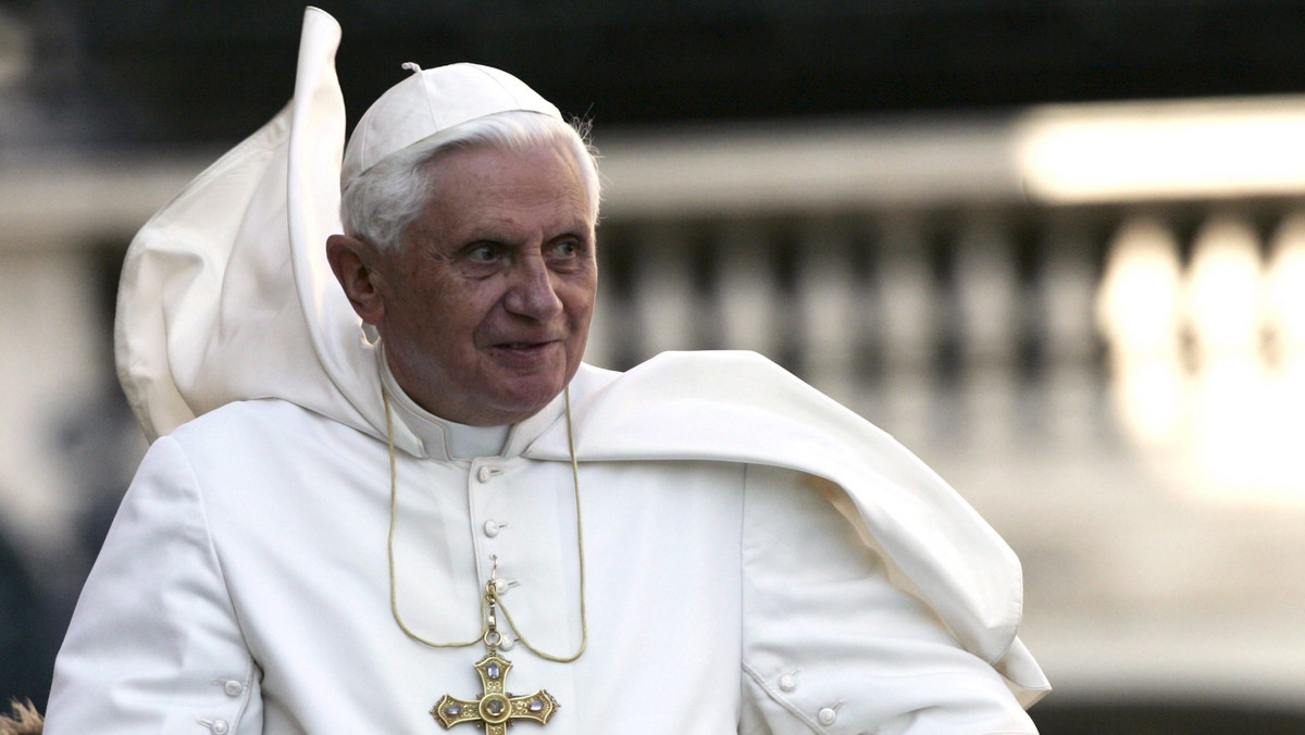 Benedykt XVI powiedział w niedzielę w Palermo, że trzeba wstydzić się zła i tego co obraża Boga i człowieka. W homili podczas mszy papież bezpośrednio odniósł się do "fizycznych i moralnych cierpień", których przyczyną jest zorganizowana przestępczość.