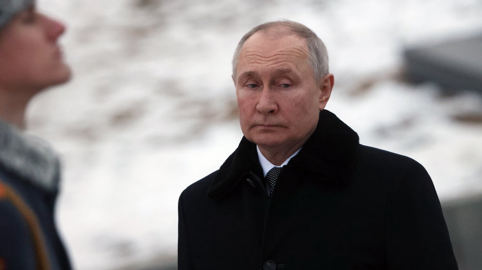 Prezydent Rosji Władimir Putin bierze udział w ceremonii upamiętniającej poległych w bitwie o Stalingrad, Wołgograd, 2 lutego 2023 r. 