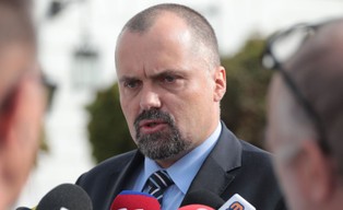 Kumoch: Przyjmowanie nielegalnych migrantów doprowadzi do rozpadu strefy Schengen