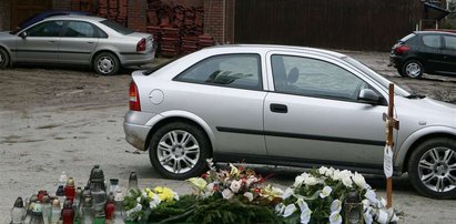 Zgroza! Pochowali księdza na parkingu! W POLSCE