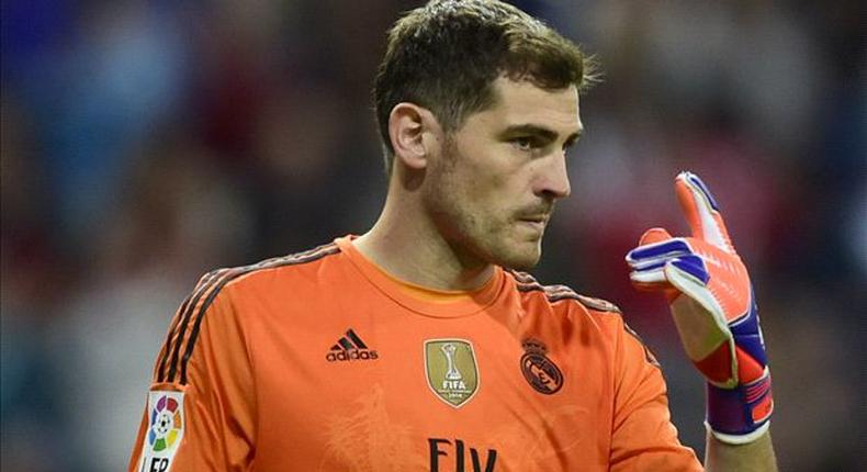 The Spanish goalkeeper ends a 25 year period at the Santiago Bernabeu in order to join the Portuguese side