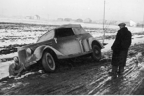 Rajd samochodowy zorganizowany przez Touring Klub, 1939 r.