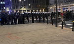 Trzaskowski krytykuje działania policji. "Gaz łzawiący przeciwko kobietom? Naprawdę?"