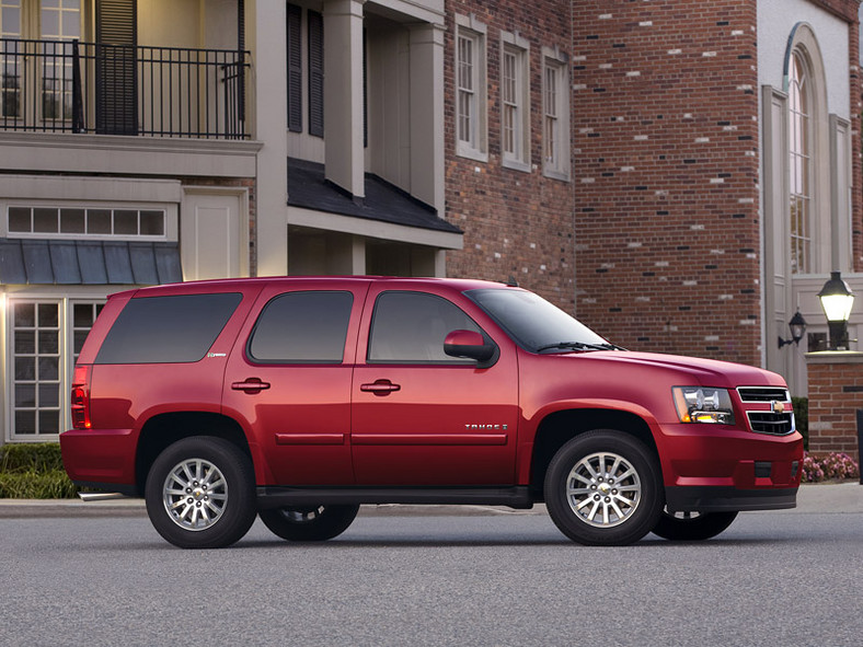 Chevrolet Tahoe zielonym samochodem roku 2008