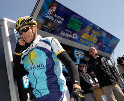 Trwa lincz nad Armstrongiem. W Nowym Jorku wymażą jego nazwisko