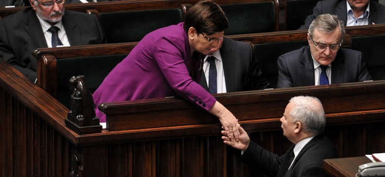 Trzy scenariusze na zmiany w rządzie. Politolog: Tam się toczy rzeczywista walka pod dywanem