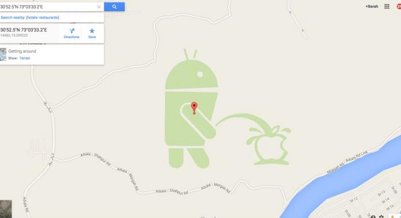 The hack showing the Android urinating on the Apple logo.