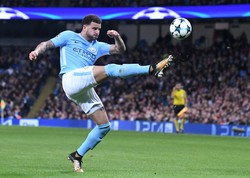 Piłkarz Manchesteru City w czasie pandemii zrobił imprezę i zaprosił prostytutki