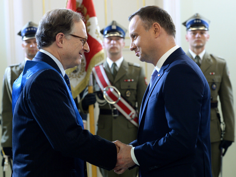 Prezydent Andrzej Duda odznacza zastępcę sekretarza generalnego NATO Alexandra Vershbowa
