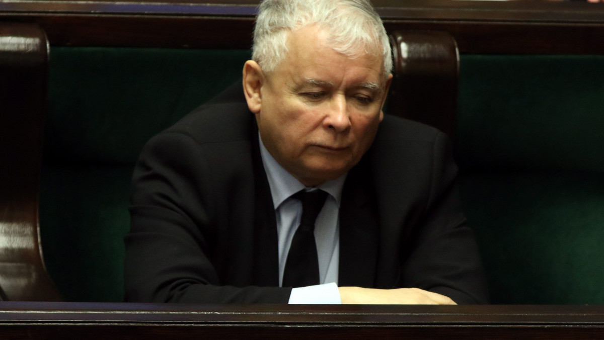 — My nie zabiegamy, by mieć większość polityczną w Trybunale. Moglibyśmy to zrobić w tej kadencji, ale – chcę to stanowczo podkreślić – tego robić nie chcemy – mówił w wywiadzie dla "Rzeczpospolitej" Jarosław Kaczyński. Prezes PiS tymi słowami odniósł się do zamieszania dot. wyboru części sędziów TK.