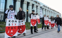 Wyborca liberalny ma aż nadto powodów czuć się zmanipulowany, a wręcz oszukany przez własną elitę [FELIETON]