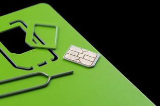 Chcesz anonimowo korzystać z telefonu? Kup kartę SIM u zagranicznego operatora