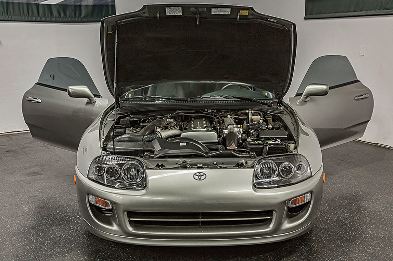 Toyota Supra 4. generacji w wersji targa 