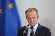 Lider Platformy Obywatelskiej Donald Tusk podczas konferencji prasowej w Senacie 