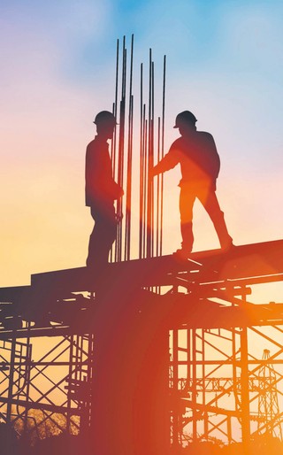 W wielu branżach każda para rąk na wagę złota