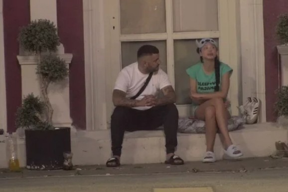 MAJA DONELA DRASTIČNU ODLUKU U VEZI INTIMNIH ODNOSA SA ASMINOM "Zbog tebe sam popila tabletu za dan posle", pobesnela na njega: "Kritičan si" (VIDEO)