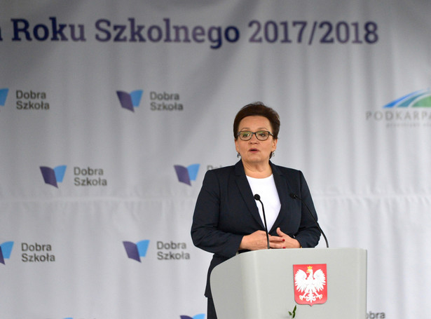 Jak podkreśliła, "to są ogromne pieniądze, ogromne pieniądze dla całego systemu, bo to będą dodatkowe pieniądze do subwencji oświatowej"