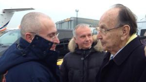 Michaił Chodorkowski wita się z ojcem