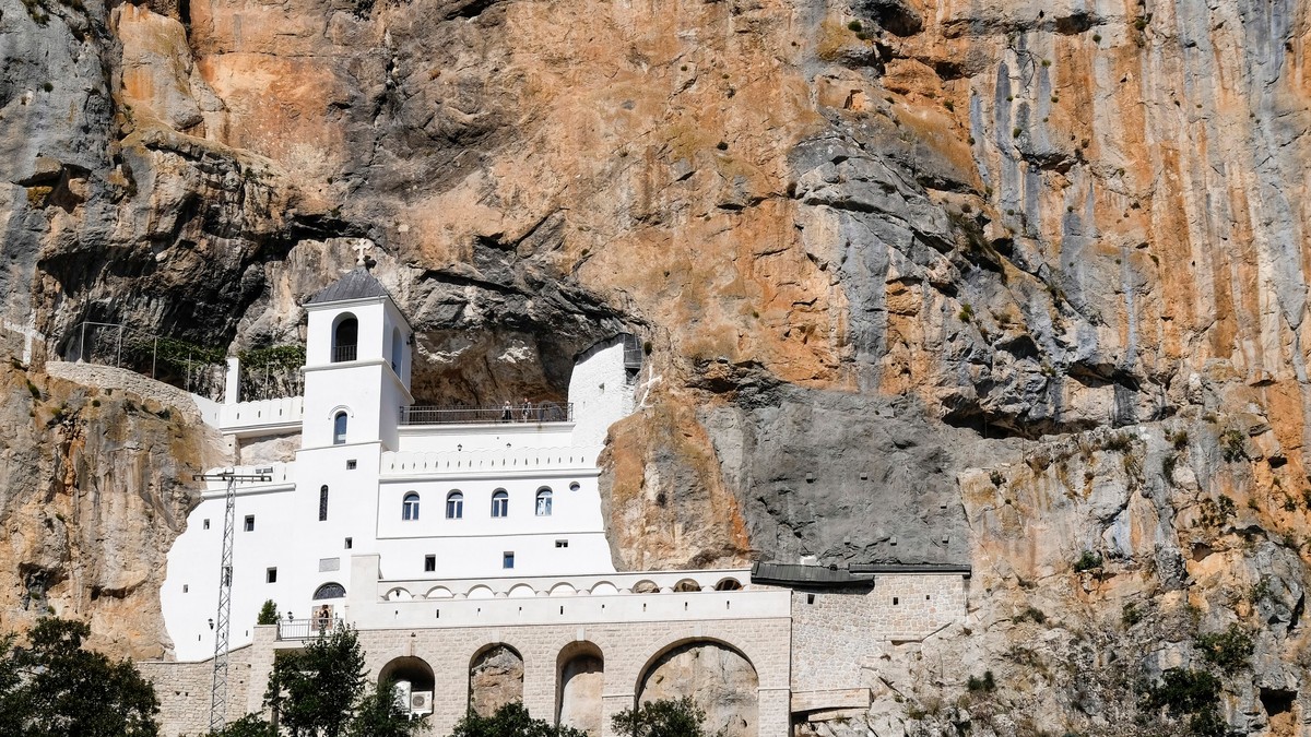 Manastir Ostrog, čudo u stenama