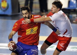 Polscy piłkarze ręczni przegrali z Hiszpanią na turnieju w Oviedo