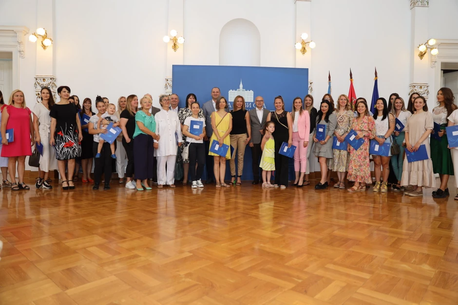 Dodela ugovora za dodelu sredstava za podsticaj samozapošljavanja žena