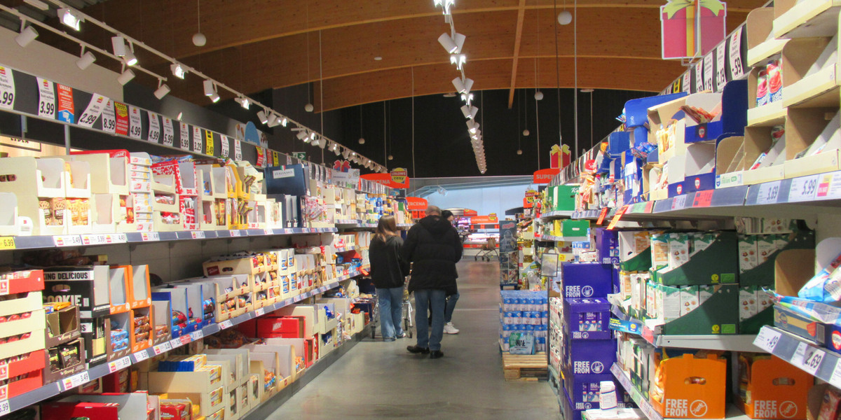 Z raportu wynika, że Polacy zakupy najczęściej robią w Lidlu