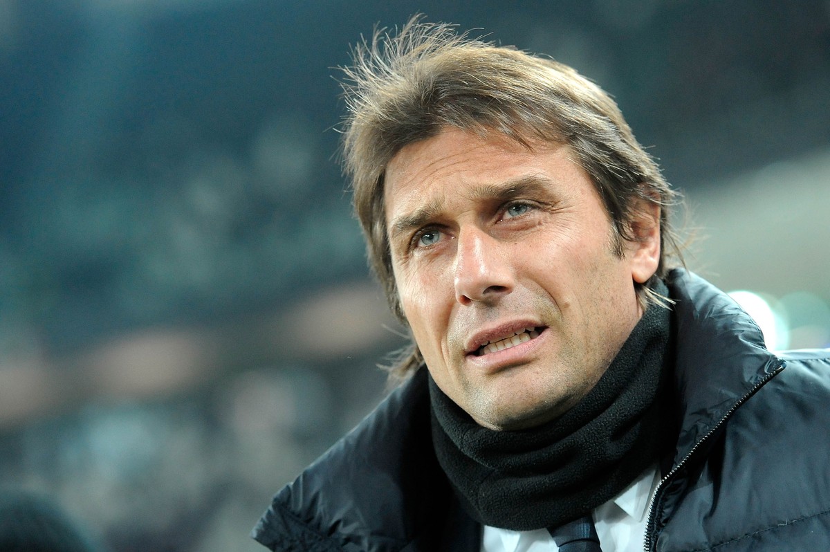 Antonio Conte. Nowy selekcjoner reprezentacji Włoch został zdyskwalifikowany za udział w aferze korupcyjnej - wówczas był trenerem Sieny. Kara ostatecznie została skrócona.
