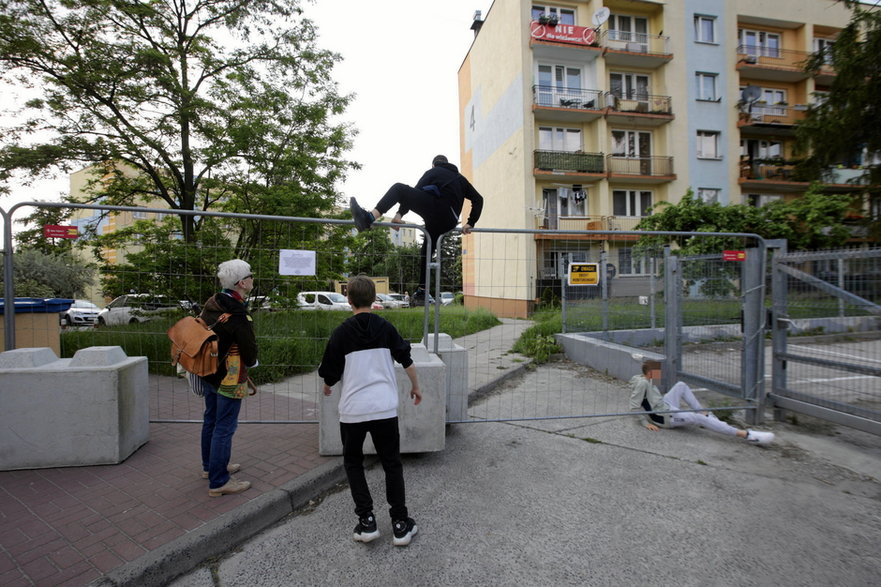 Deweloper zablokował przejście na osiedlu w Kielcach