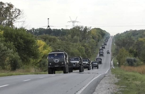 Wojska - jak ogłosiło rosyjskie ministerstwo obrony - dokonały "przegrupowania"