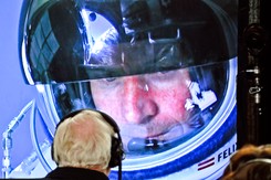 Felix Baumgartner przekroczył barierę dźwięku i musi zapłacić karę za atak na kierowcę