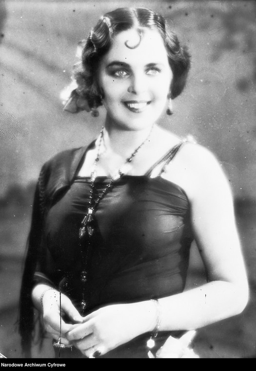 Zofia Batycka w filmie "Moralność pani Dulskiej" (1930)