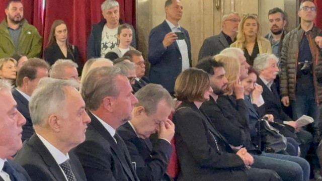 Sestra Duška Vujoševića do Borisa Tadića, bivši predsednik plače