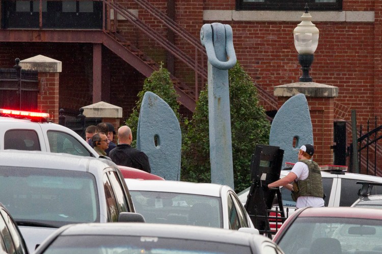 Strzelanina w bazie marynarki wojennej w USA